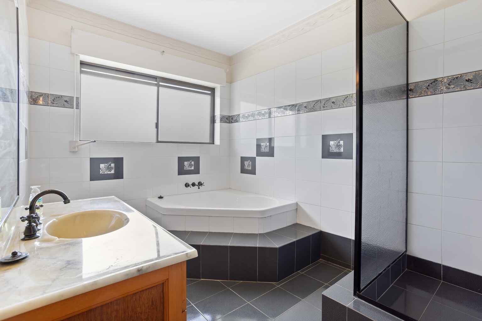 15 Hillcrest Street Aspley 15 Hillcrest Street Aspley